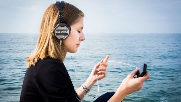 Ilmiah! Mendengarkan Musik Bisa Meningkatkan Kesehatan Tubuh dan Mental