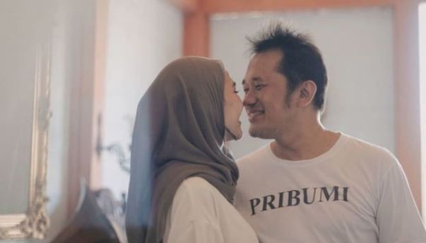 Zaskia Adya Mecca Ulang Tahun, Hanung Bramantyo: Dulu Tukang Clubbing, Kini Istri Setia dan Sabar