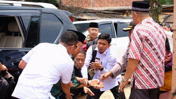 Begini Informasi Lengkap dan Kronologi Penusukan Wiranto di Banten