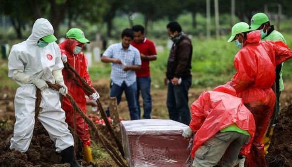 Kisah Petugas Pemakaman Jenazah Covid-19 Seberangi Sungai untuk Antarkan Korban Corona Viral