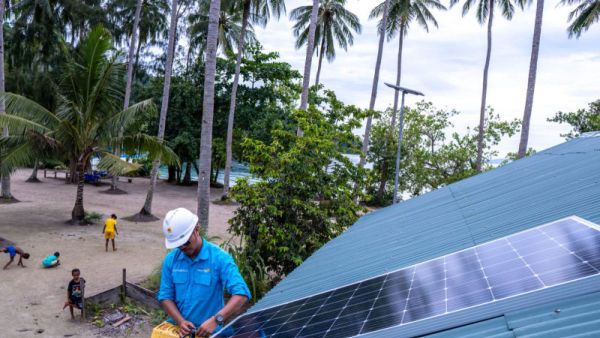 Desa di Papua: Program Listrik Pedesaan Harus Jadi Wujud Keadilan Energi