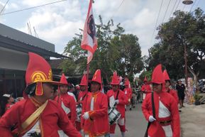 Kirab Bregada dan Onthelis Djadoel Memeriahkan Puncak Perayaan Sumpah Pemuda Dusun Druwo