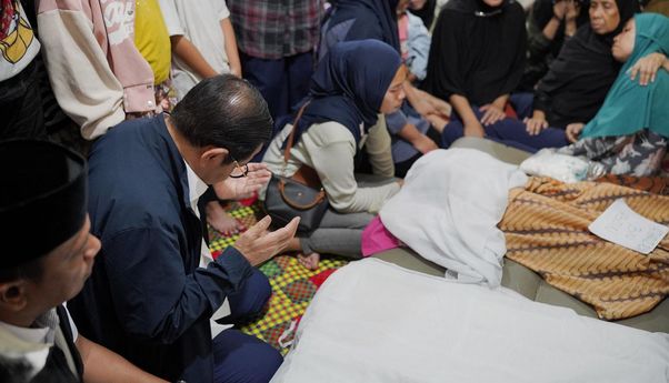 Pramono Melayat ke Rumah Bocah yang Meninggal karena Hanyut Terseret Banjir di Tebet