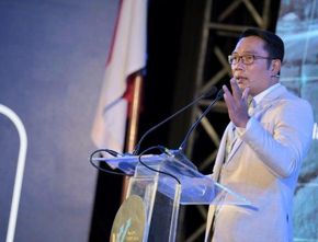 Ridwan Kamil Borong 5 Penghargaan dalam Sehari: Tangannya Sampai Pegel