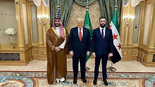 Trump Resmi Cabut Sanksi Ekonomi AS terhadap Suriah