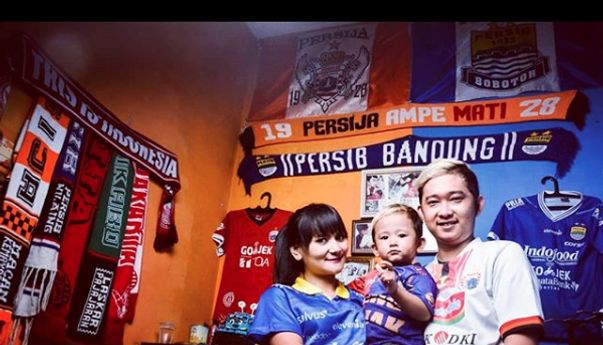 Cinta Membuat Pasangan Jackmania dan Bobotoh Bersatu