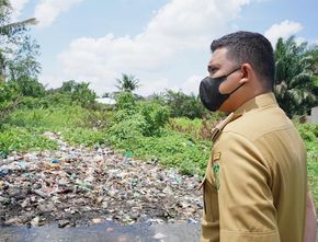 Bobby Nasution Ultimatum Camat Medan: 2 Hari Kelar Tangani Jalan Rusak karena Sampah