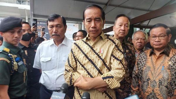 Jokowi Tegur TNI/Polri yang Doyan Produk Impor: Kalau Kita Bisa Bikin, Kenapa Harus Beli dari Luar?