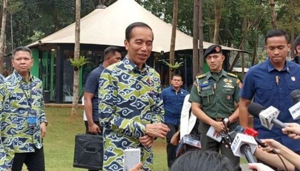 Dilaporkan ke KPK atas Dugaan Kolusi dan Nepotisme, Jokowi: Itu Proses Demokrasi