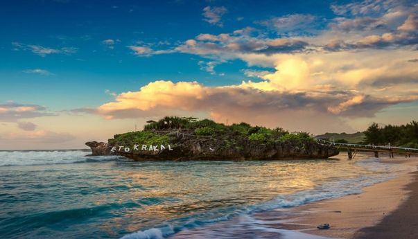 Harga Tiket dan Rute Menuju Pantai Krakal di Gunugkidul