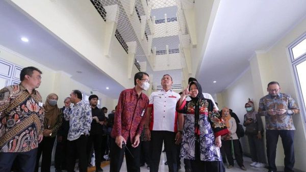 Mensos Risma Resmikan Rusun untuk PMKS di Bekasi, Berbiaya Rp10 Ribu per Bulan