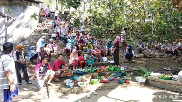 Berita Jogja: Wujud Syukur kepada Tuhan, Warga Dusun Banyubening Gelar Bersik Kali Njebul