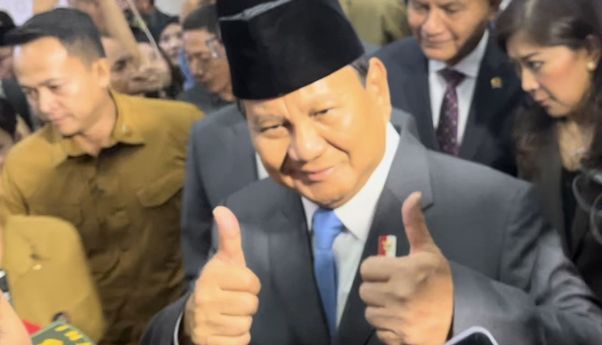 Prabowo Hanya Acungkan Dua Jempol Saat Ditanya Soal Pelantikan Presiden 20 Oktober