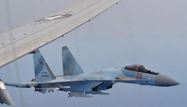 Pesawat Angkatan Laut AS Lakukan Pertemuan Dengan Jet Militer Rusia di Mediterania