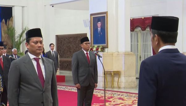 Presiden Jokowi Resmi Lantik Keponakan Prabowo, Thomas Djiwandono sebagai Wamenkeu