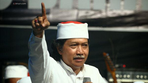 6 Laskar FPI Ditembak Mati, Cak Nun: Saatnya Dialog 4 Mata antara Jokowi dengan Habib Rizieq