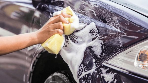 Biar Kinclong Setiap Saat, Seberapa Sering Harusnya Anda Mencuci Mobil?