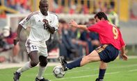 Alasan Menyentuh Lilian Thuram Simpan Foto Rivalnya, Pedro Munitis