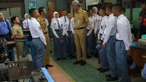 Berita Jateng: Jateng Bakal Uji Coba Sekolah Jarak Jauh untuk Beberapa Kecamatan