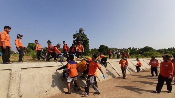 Berita Jateng: Bocah 11 Tahun yang Tenggelam di Sungai Bengawan Solo Ditemukan Tewas