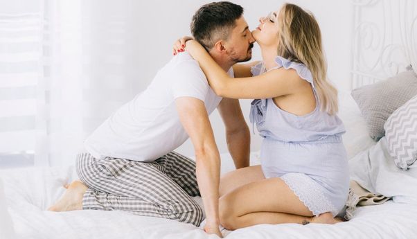 Hamil 4 Bulan, Bolehkah Berhubungan Seksual?
