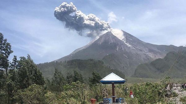 Berita Terbaru di Jogja: Suara Guguran Gunung Merapi Terdengar 6 Kali dalam 12 Jam