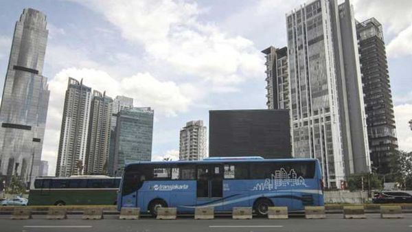 Pramono Ancam Pecat Sopir Mikrotrans yang Berkendara Ugal-ugalan