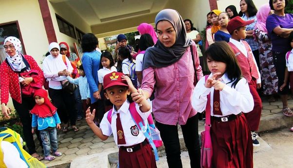 PDIP Ingin APBD Lebih Diprioritaskan untuk Sekolah Gratis daripada Makan Gratis