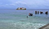 Cuaca Buruk di Perairan Miangas Bikin KM Sabuk Nusantara Gagal Bersandar, Penumpang Dievakuasi Perahu Karet TNI AL