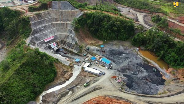 Bendungan Way Apu: Progres 89,8%, Manfaat Kian Nyata untuk Pulau Buru?