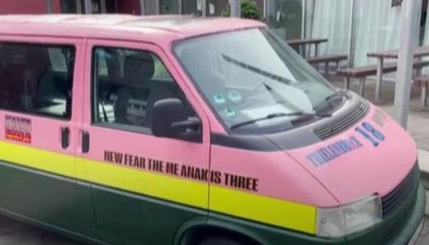 Angkot Khas Indonesia Nyasar Sampai ke Jerman, Kok Bisa?