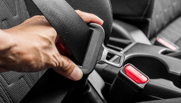 Wajib Digunakan Saat Berkendara, Inilah Pentingnya Fungsi Safety Belt