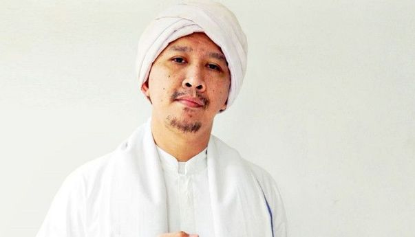 Petinggi ACT Bergaji hingga Rp250 Juta Per Bulan, Abu Janda: Barokah Sekali, Pakai Gamis dan Peci Putih
