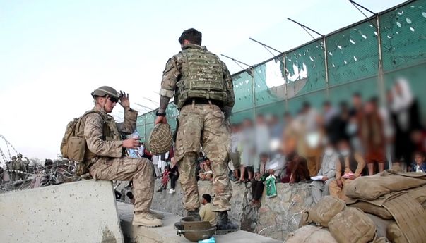 Dunia Harap-harap Cemas Menanti 31 Agustus di Bandara Kabul