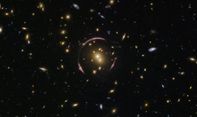 Para Astronom Berhasil Pecahkan Misteri Cincin Einstein dari Data Lama