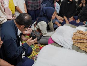 Pramono Melayat ke Rumah Bocah yang Meninggal karena Hanyut Terseret Banjir di Tebet