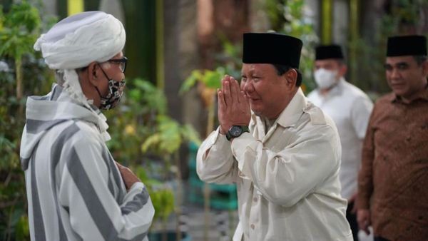 Kunjungi Rais Aam PBNU, Prabowo Bantah Bahas Pilpres: Saya Sudah Kenal Lama dengan Beliau