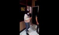 Berubah Drastis! Dinar Candy Kenakan Hijab Hitam Keluar dari Polres Jaksel