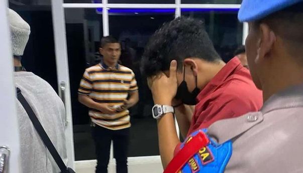 Aditya Hasibuan yang Sok Jago Aniaya Mahasiswa, Kini Tertunduk Lesu Pakai Baju Tahanan