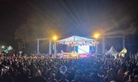 Ribuan warga antusias nonton wayang golek yang diselenggarakan Sajajar di Garut