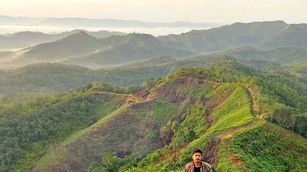 Menghilangkan Penat dengan Jalan-Jalan ke Puncak Manalese di Batu Tunggal, Labuhanbatu Utara