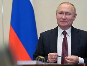 Presiden Rusia Vladimir Putin Bikin Eropa Basah Berkeringat: Prediksi Krisis di Seluruh Dunia Makin Nyata