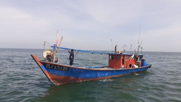 35 Menit Saat-saat Menegangkan Perburuan 2 Kapal Ikan Ilegal Asal Malaysia di Perairan Selat Malaka