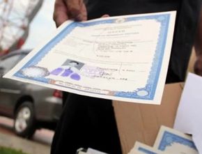 Puan Minta Larangan Perusahaan Tahan Ijazah Karyawan Dibarengi Pengawasan dan Sanksi Tegas