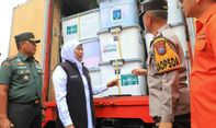 Khofifah Melepas Keberangkatan 81 Truk Bantuan Kemanusiaan ke Palestina