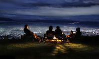 Pemandangan Luar Biasa Bukit Moko di Bandung Malam Hari