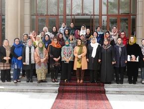 Berita Hari Ini: Bentuk Ikatan Perempuan Indonesia-Afghanistan, Menlu Dianugrahi Medali Malalai