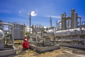 Prospek Industri Energi Indonesia 2025: Tren, Risiko, dan Arah Investasi!