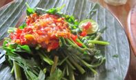Santapan Akhir Pekan: Tumis Kangkung Bumbu Oncom