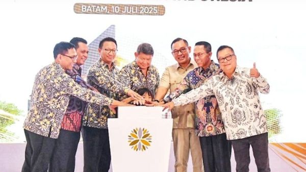 PLTA Kayan Hydro Energy Disinggung Hashim Saat Resmikan Pabrik Timah Batam